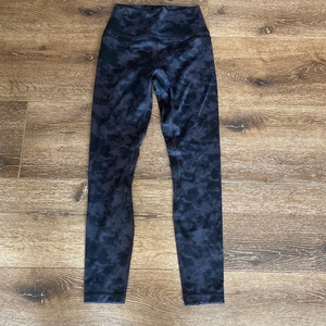CRZ‎ Yoga calf length yoga pant black Camo print 0/2 XS